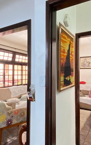 Casa à venda com 250m², 4 quartos e 10 vagas Casa à venda com 250m², 4 quartos e 10 vagas Sala de Jantar