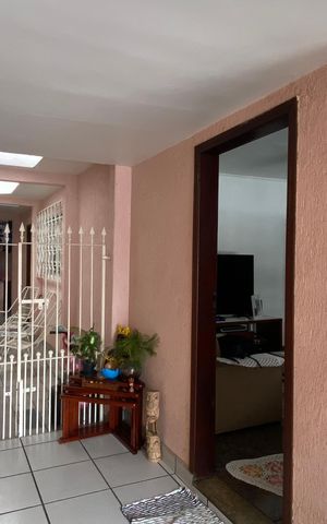 Casa à venda com 250m², 4 quartos e 10 vagas Casa à venda com 250m², 4 quartos e 10 vagasÁrea externa