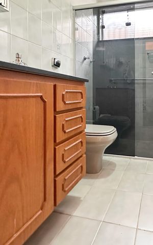 Casa à venda com 150m², 2 quartos e 3 vagas Casa à venda com 150m², 2 quartos e 3 vagasBanheiro Social