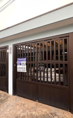 Casa à venda com 150m², 2 quartos e 3 vagas Casa à venda com 150m², 2 quartos e 3 vagasFachada