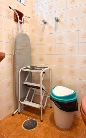 Casa à venda com 150m², 2 quartos e 3 vagas Casa à venda com 150m², 2 quartos e 3 vagasBanheiro de serviço