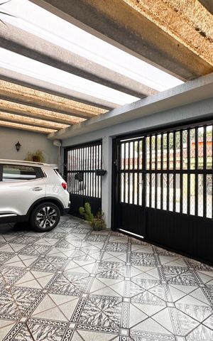 Casa à venda com 150m², 2 quartos e 3 vagas Casa à venda com 150m², 2 quartos e 3 vagasGaragem
