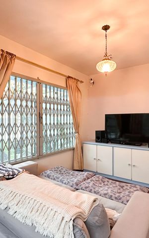 Casa à venda com 150m², 2 quartos e 3 vagas Casa à venda com 150m², 2 quartos e 3 vagasSala de Estar