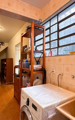 Casa à venda com 150m², 2 quartos e 3 vagas Casa à venda com 150m², 2 quartos e 3 vagasÁrea de Serviço