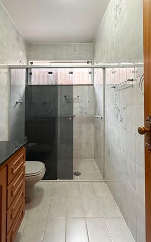 Casa à venda com 150m², 2 quartos e 3 vagas Casa à venda com 150m², 2 quartos e 3 vagasBanheiro Social