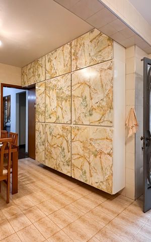 Casa à venda com 150m², 2 quartos e 3 vagas Casa à venda com 150m², 2 quartos e 3 vagasCozinha