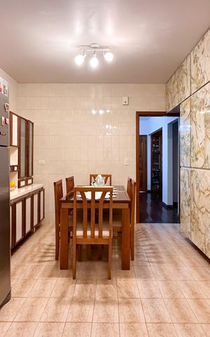 Casa à venda com 150m², 2 quartos e 3 vagas Casa à venda com 150m², 2 quartos e 3 vagasCozinha