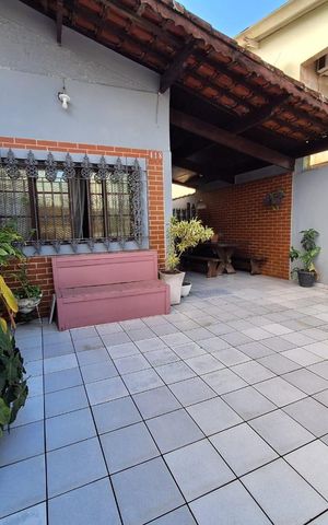 Casa para alugar com 260m², 2 quartos e 3 vagas Casa para alugar com 260m², 2 quartos e 3 vagasÁrea externa