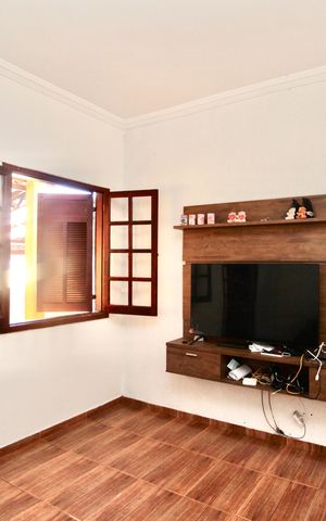 Casa à venda com 130m², 3 quartos e 4 vagas Casa à venda com 130m², 3 quartos e 4 vagasSala