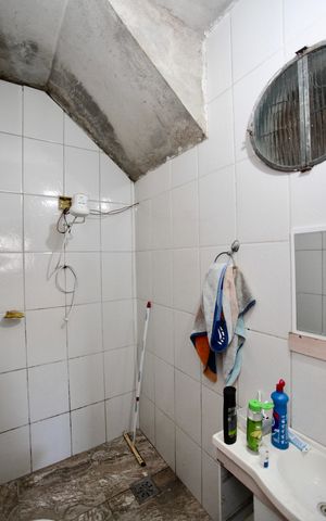 Casa à venda com 130m², 3 quartos e 4 vagas Casa à venda com 130m², 3 quartos e 4 vagasBanheiro da Suíte