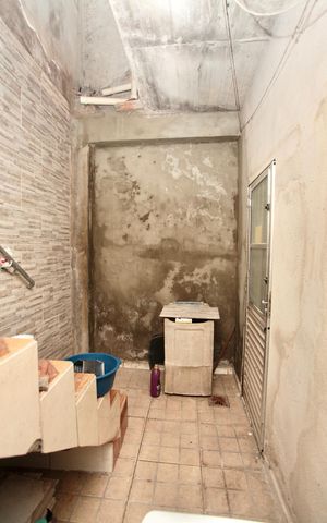 Casa à venda com 130m², 3 quartos e 4 vagas Casa à venda com 130m², 3 quartos e 4 vagasCozinha e Área de Serviço