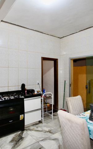 Casa à venda com 130m², 3 quartos e 4 vagas Casa à venda com 130m², 3 quartos e 4 vagasCozinha e Área de Serviço