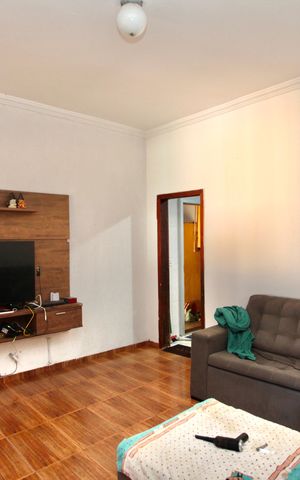 Casa à venda com 130m², 3 quartos e 4 vagas Casa à venda com 130m², 3 quartos e 4 vagasSala