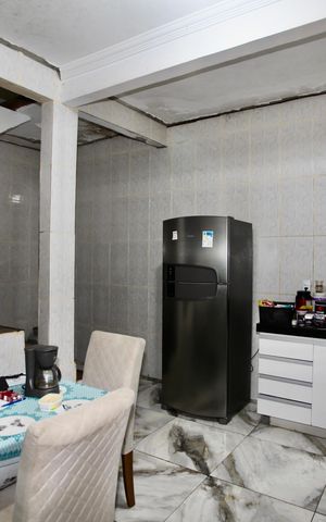 Casa à venda com 130m², 3 quartos e 4 vagas Casa à venda com 130m², 3 quartos e 4 vagasCozinha e Área de Serviço