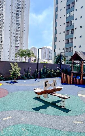 Apartamento para alugar com 105m², 2 quartos e 2 vagasÁrea comum - Playground