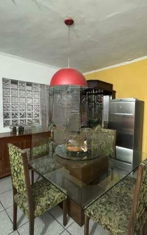 Casa à venda com 218m², 3 quartos e 2 vagas