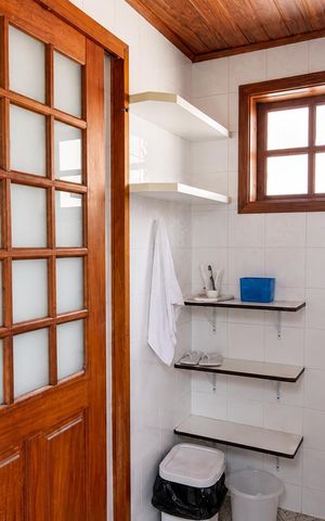 Casa de condomínio à venda com 245m², 3 quartos e 2 vagas Casa de condomínio à venda com 245m², 3 quartos e 2 vagasBanheiro