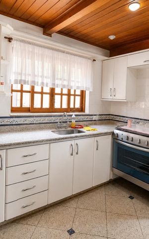 Casa de condomínio à venda com 245m², 3 quartos e 2 vagas Casa de condomínio à venda com 245m², 3 quartos e 2 vagasCozinha
