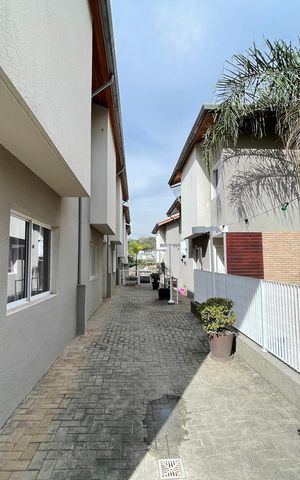 Casa de condomínio à venda com 110m², 3 quartos e 2 vagas Casa de condomínio à venda com 110m², 3 quartos e 2 vagasÁrea comum