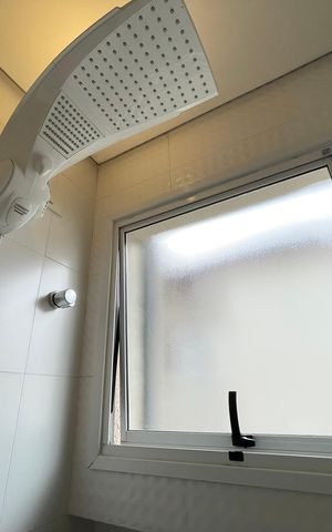 Casa de condomínio à venda com 110m², 3 quartos e 2 vagas Casa de condomínio à venda com 110m², 3 quartos e 2 vagasBanheiro 1