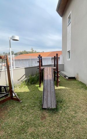 Casa de condomínio à venda com 110m², 3 quartos e 2 vagas Casa de condomínio à venda com 110m², 3 quartos e 2 vagasÁrea comum - Playground