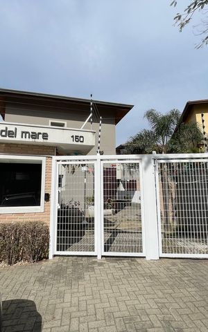 Casa de condomínio à venda com 110m², 3 quartos e 2 vagas Casa de condomínio à venda com 110m², 3 quartos e 2 vagasFachada e portaria