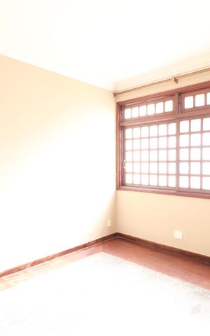 Casa para alugar com 396m², 5 quartos e 4 vagasSala