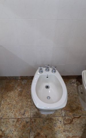 Casa para alugar com 396m², 5 quartos e 4 vagasBanheiro suite 3