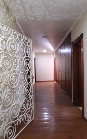 Casa para alugar com 396m², 5 quartos e 4 vagasCorredor 