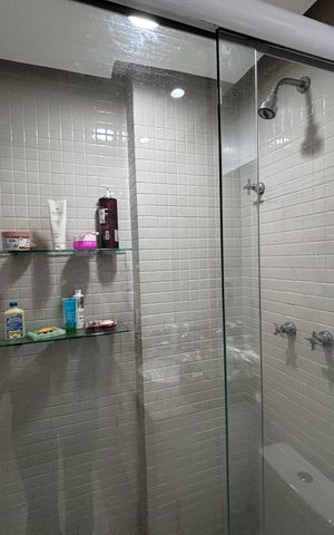 Apartamento à venda com 89m², 2 quartos e 2 vagas Apartamento à venda com 89m², 2 quartos e 2 vagasBanheiro do Quarto 1