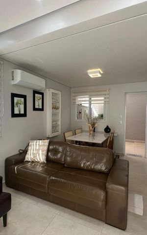 Casa de condomínio à venda com 58m², 2 quartos e 2 vagas Casa de condomínio à venda com 58m², 2 quartos e 2 vagasSala