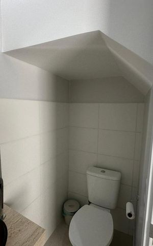 Casa de condomínio à venda com 58m², 2 quartos e 2 vagas Casa de condomínio à venda com 58m², 2 quartos e 2 vagasBanheiro