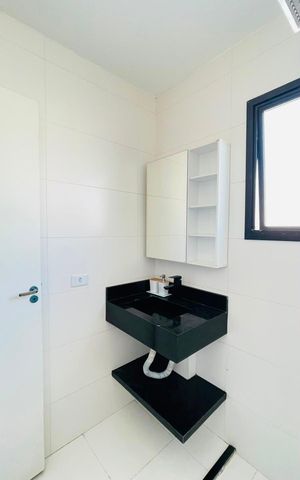 Casa para alugar com 72m², 2 quartos e 2 vagasBanheiro