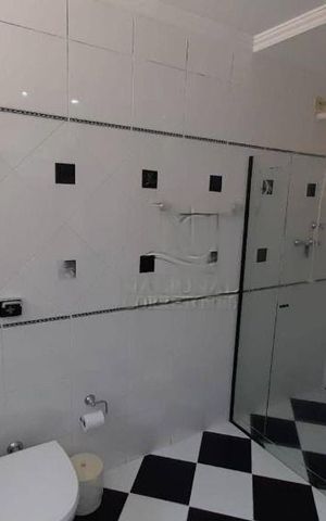 Casa à venda com 300m², 3 quartos e 4 vagas