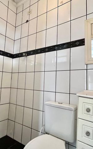 Casa à venda com 150m², 3 quartos e 2 vagasBanheiro de serviço