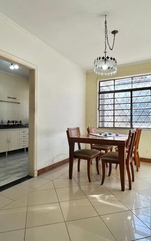 Casa à venda com 150m², 3 quartos e 2 vagasSala