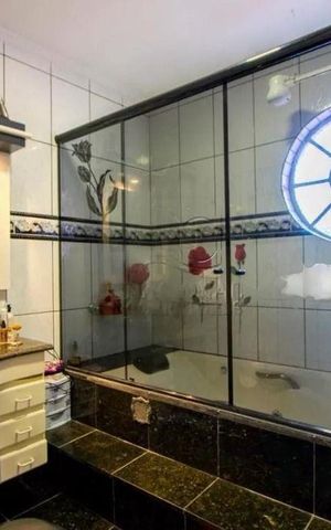 Casa à venda com 200m², 3 quartos e 5 vagas