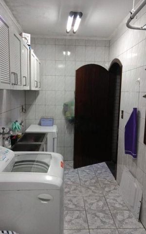 Casa à venda com 131m², 2 quartos e 2 vagas