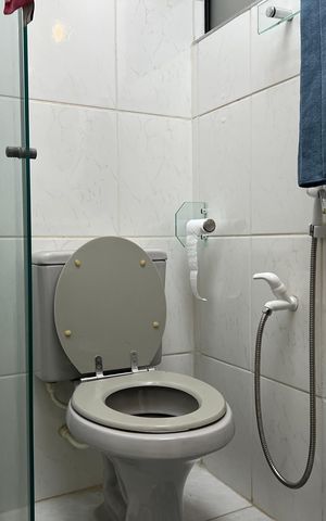 Apartamento para alugar com 300m², 2 quartos e 1 vaga Apartamento para alugar com 300m², 2 quartos e 1 vagaBanheiro Corredor