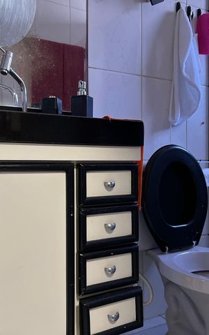 Apartamento para alugar com 300m², 2 quartos e 1 vaga Apartamento para alugar com 300m², 2 quartos e 1 vagaBanheiro da Suíte 1