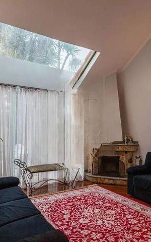Casa à venda com 310m², 4 quartos e 6 vagas