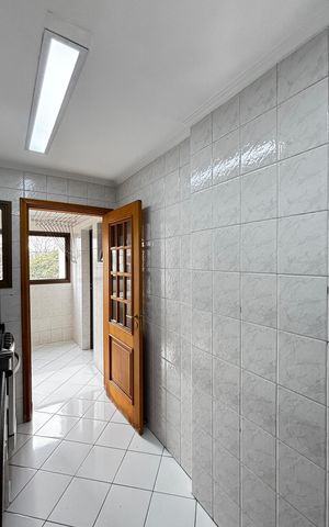 Apartamento para alugar com 76m², 2 quartos e 2 vagasCozinha