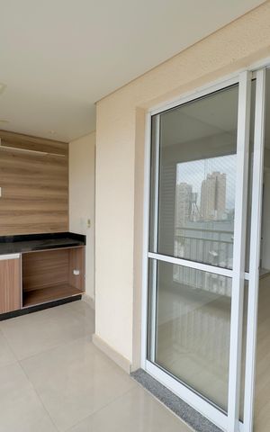 Apartamento para alugar com 69m², 2 quartos e 1 vaga Apartamento para alugar com 69m², 2 quartos e 1 vagaVaranda