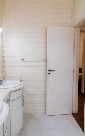 Casa de condomínio à venda com 363m², 4 quartos e 4 vagas Casa de condomínio à venda com 363m², 4 quartos e 4 vagasBanheiro da Suíte 2