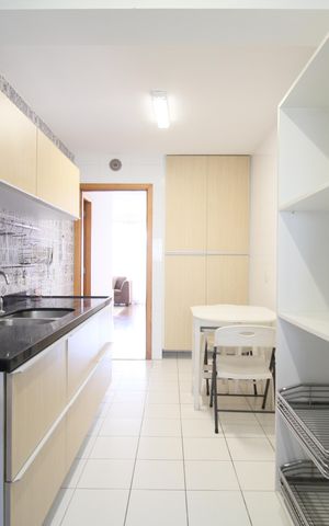 Apartamento para alugar com 131m², 3 quartos e 2 vagasCozinha
