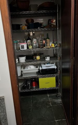 Casa à venda com 440m², 4 quartos e 2 vagas Casa à venda com 440m², 4 quartos e 2 vagasDispensa