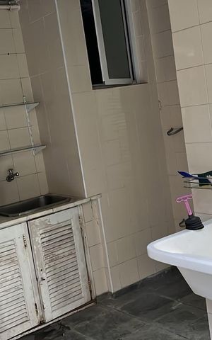 Casa à venda com 440m², 4 quartos e 2 vagas Casa à venda com 440m², 4 quartos e 2 vagasÁrea de serviço