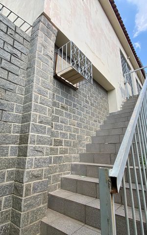 Casa à venda com 72m², 4 quartos e sem vaga