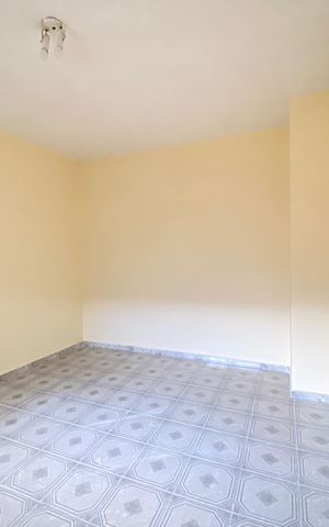 Casa à venda com 72m², 4 quartos e sem vaga