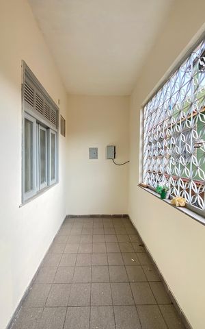 Casa à venda com 72m², 4 quartos e sem vaga